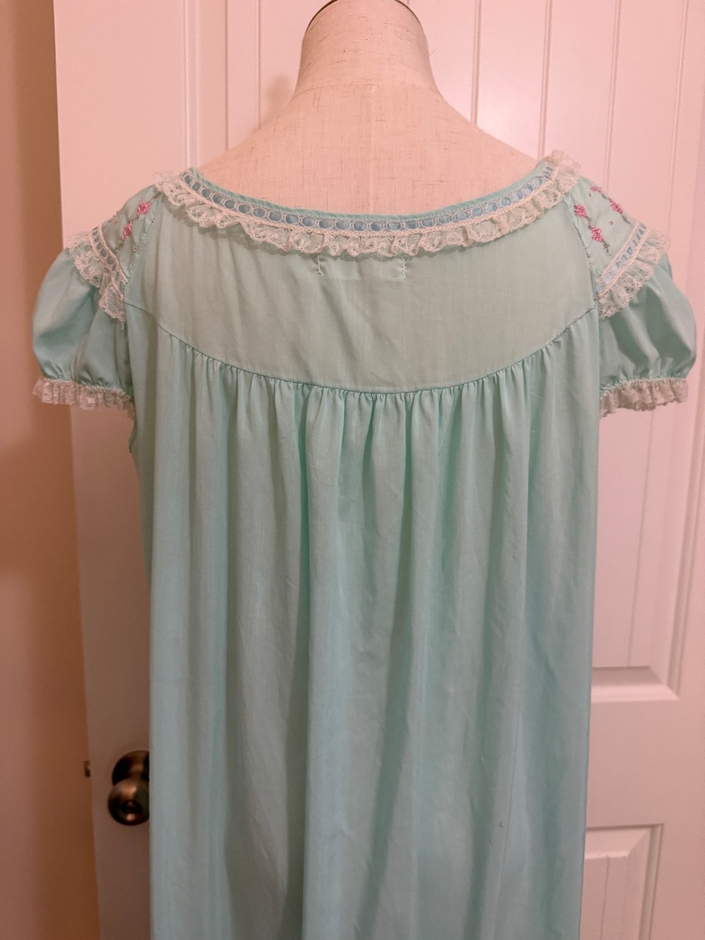 Melissa by Barbizon Vintage Light Aqua Nightgown with Delicate Lace Yoke Sz Med - Picture 6 of 17